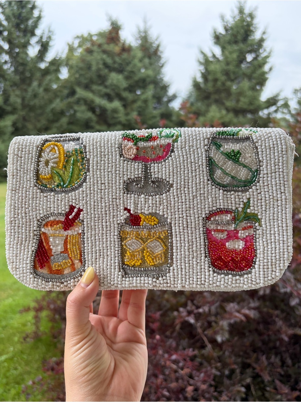White beaded cocktail mixed drinks embroidered shoulder bag purse NWOT